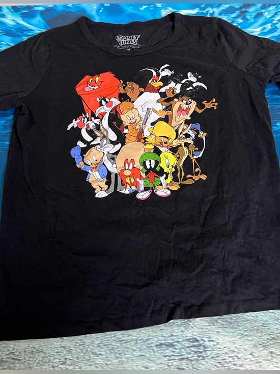 looney tunes Tops - ☀️Black  Looney Tunes Character Collage Tee size medium